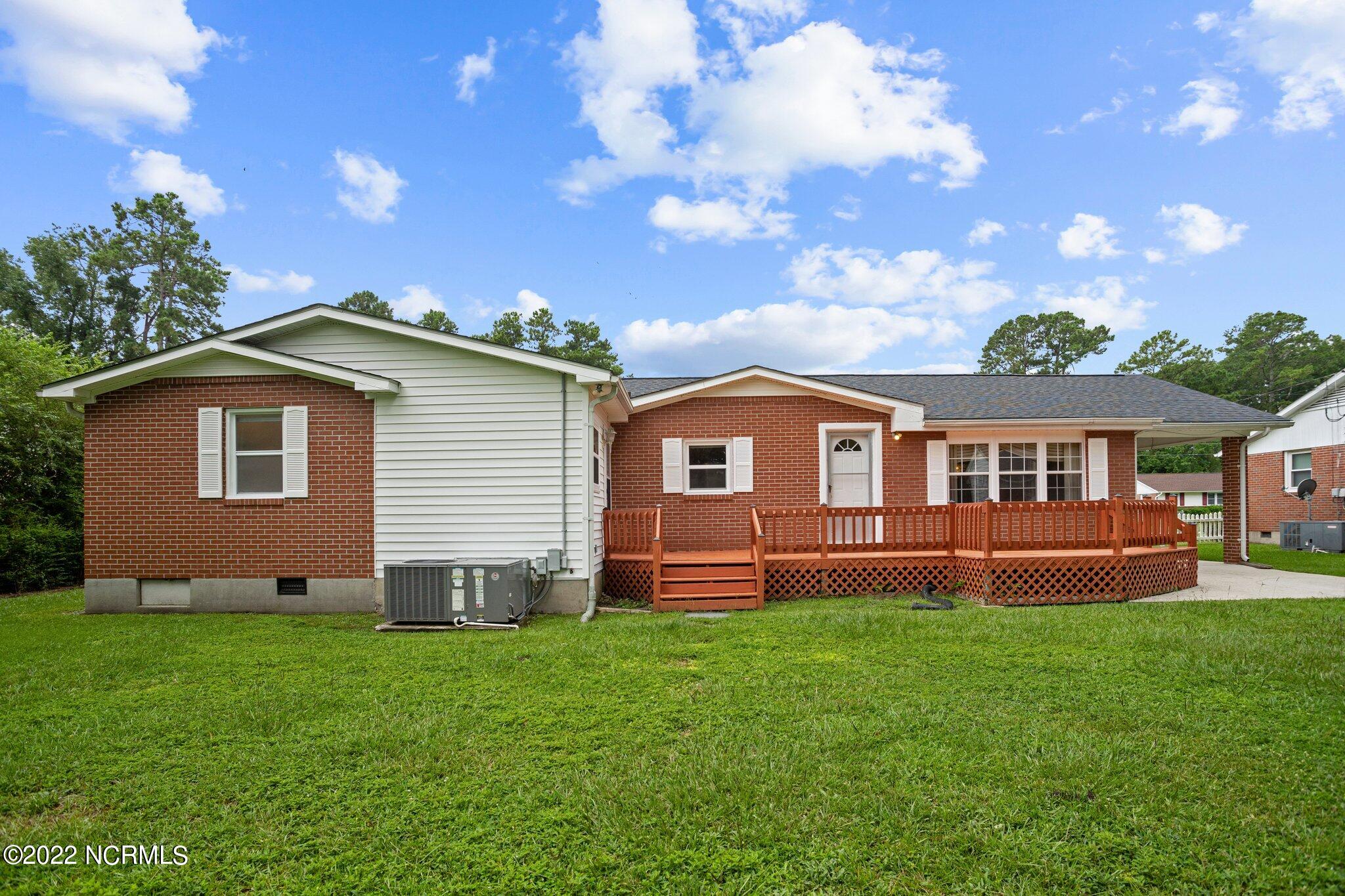 111 Armstrong Drive Jacksonville, NC 28540 - Photo 5 of 46 6-web-or-mls-DSC07716
