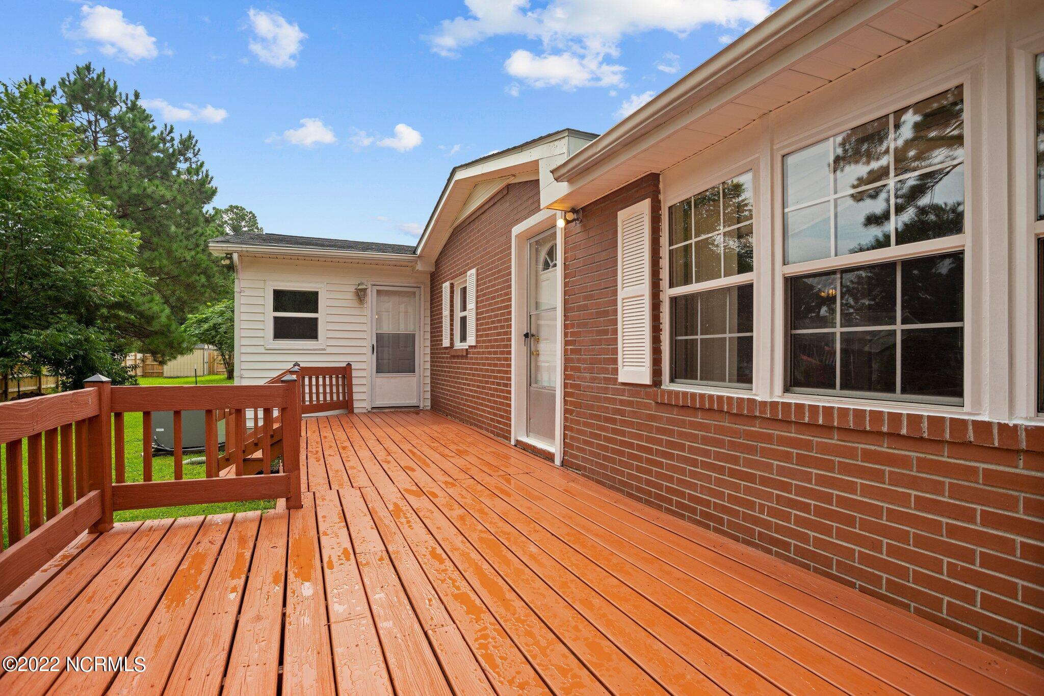 111 Armstrong Drive Jacksonville, NC 28540 - Photo 7 of 46 8-web-or-mls-DSC07718