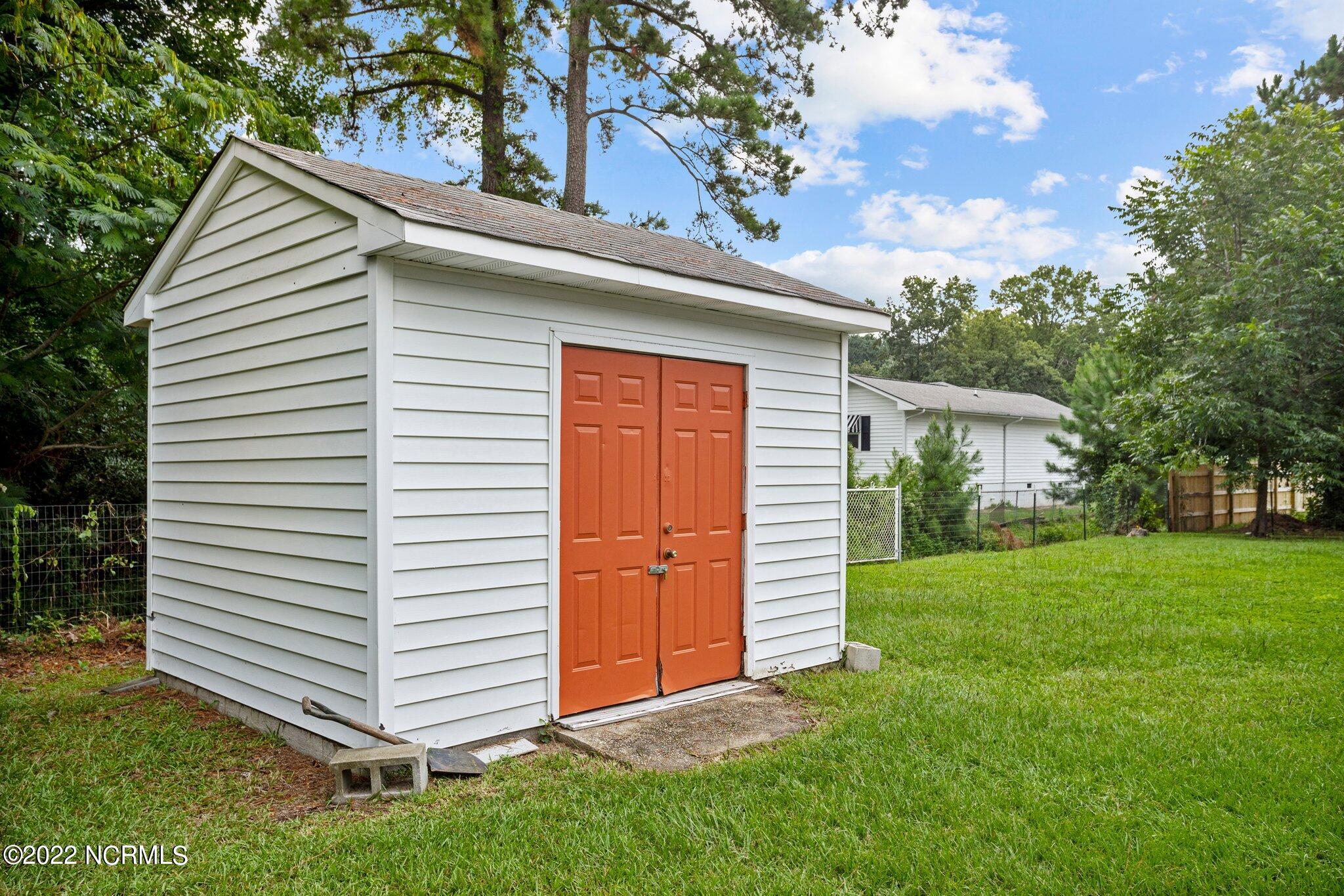 111 Armstrong Drive Jacksonville, NC 28540 - Photo 10 of 46 11-web-or-mls-DSC07714