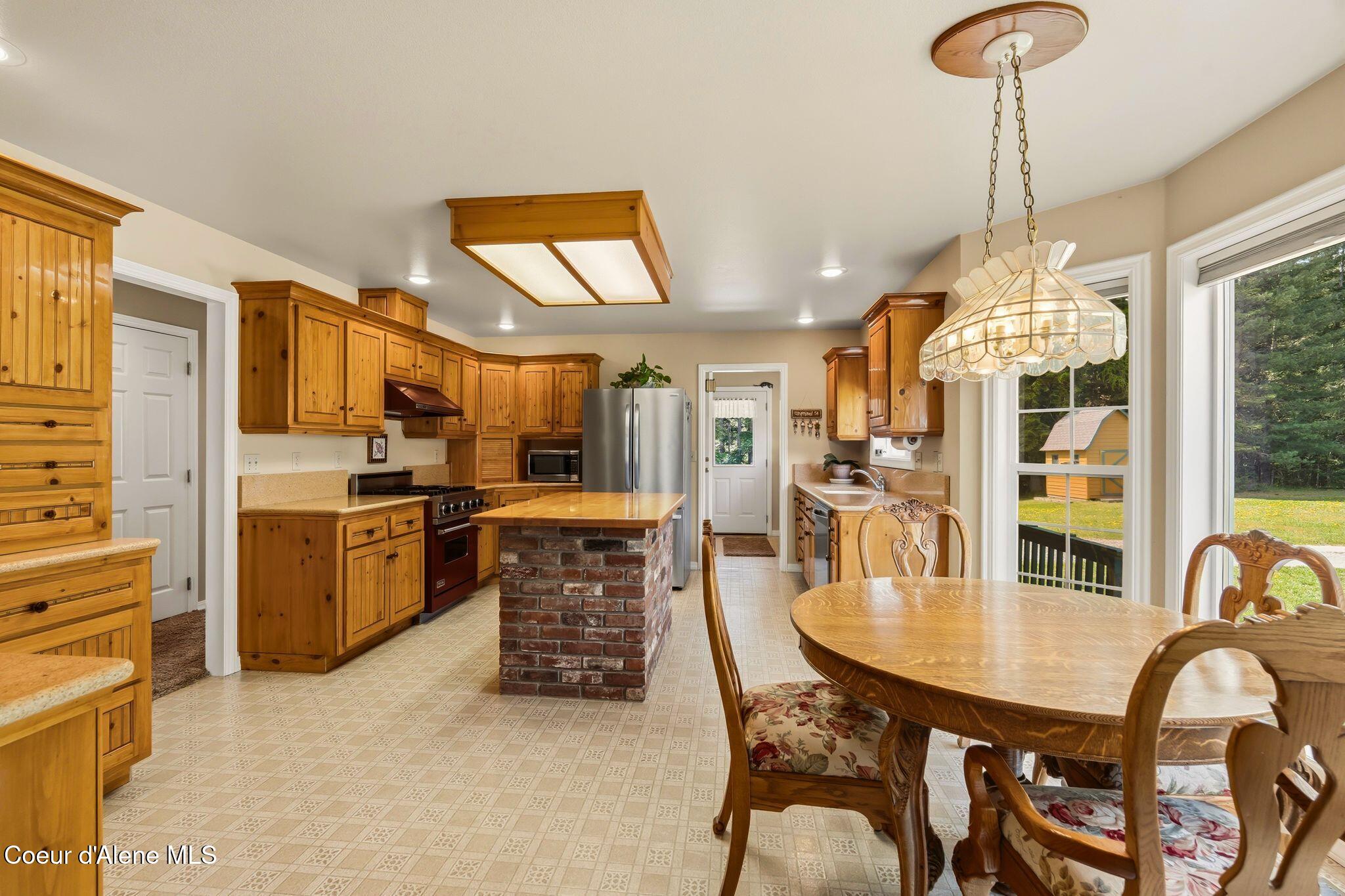 2730 Wrenco Loop Sandpoint, ID 83864 - Photo 11 of 84 11_A7404015