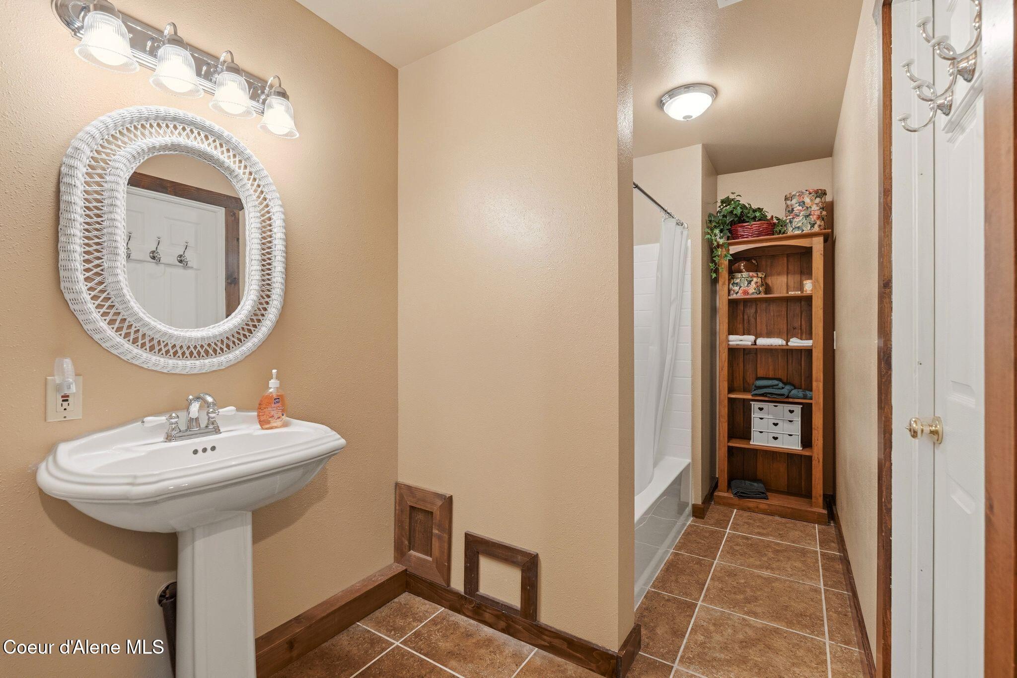 2730 Wrenco Loop Sandpoint, ID 83864 - Photo 46 of 84 43_A7404130