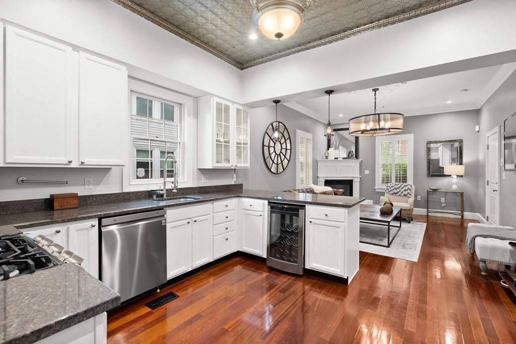 96 Dix Street, Unit 1 Boston, MA 02122 - Photo 2 of 21