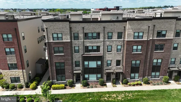 $665,000 | 44824 Tiverton Square, Ashburn, VA 20147