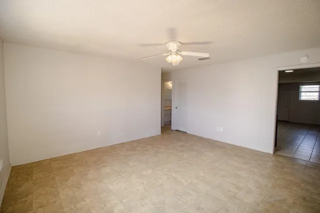 $900 | 7404 Avenue Lubbock Tx 79423, Unit B, Lubbock, TX 79404