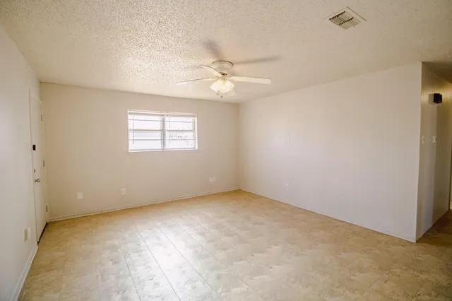 $900 | 7404 Avenue Lubbock Tx 79423, Unit B, Lubbock, TX 79404