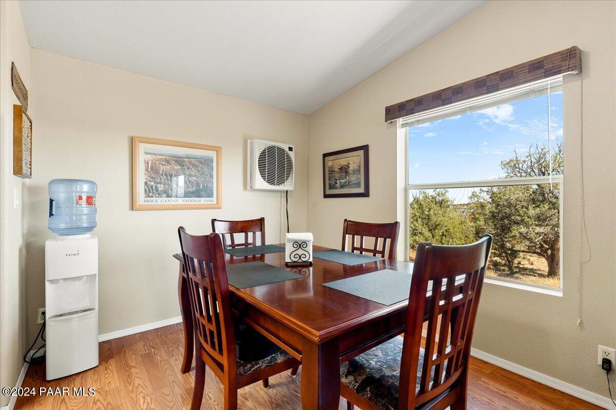 05-Dining Room