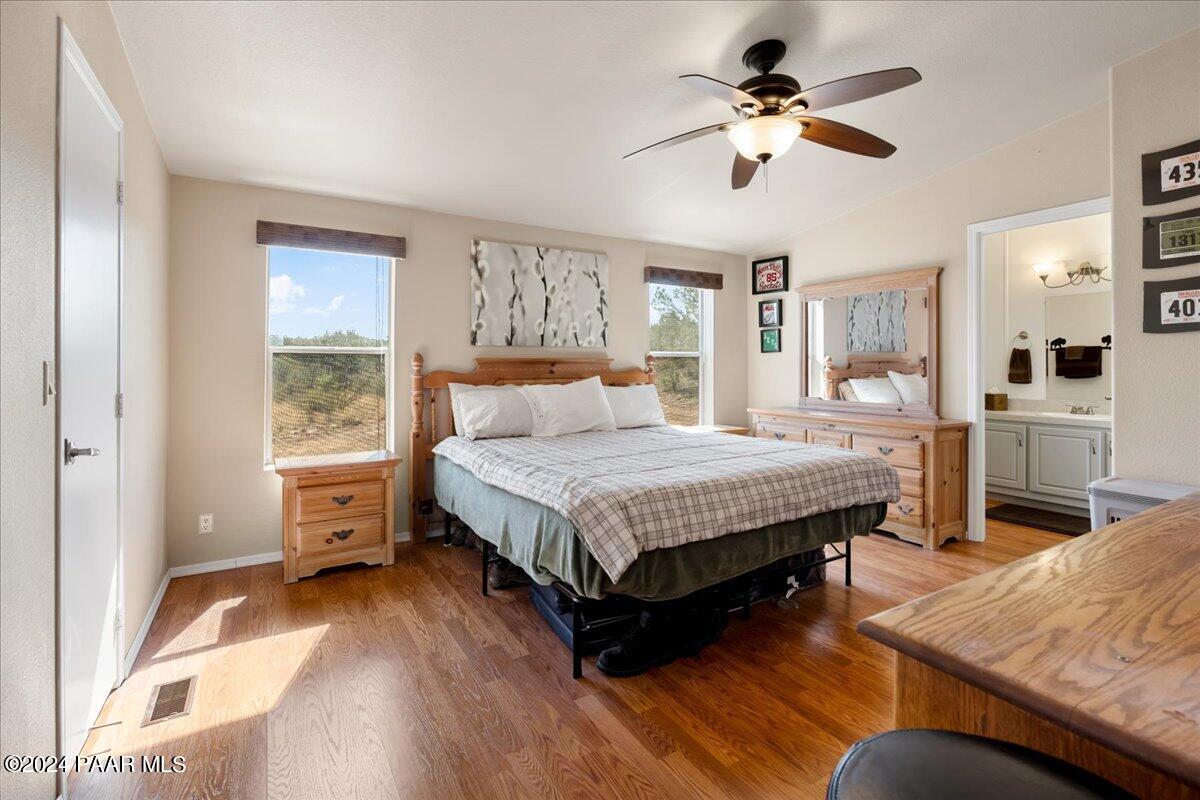 282 Arizona Road Ash Fork, AZ 86320 - Photo 8 of 23 08-Primary Bedroom
