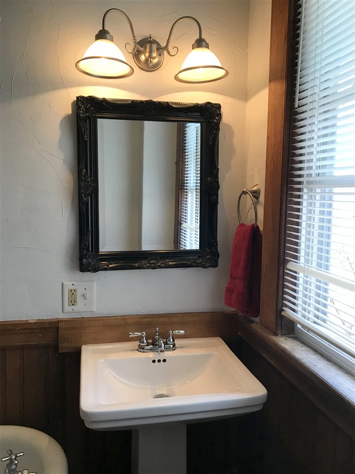 147 Pleasant Street, Unit #3 Laconia, NH 03246 - Photo 18 of 32