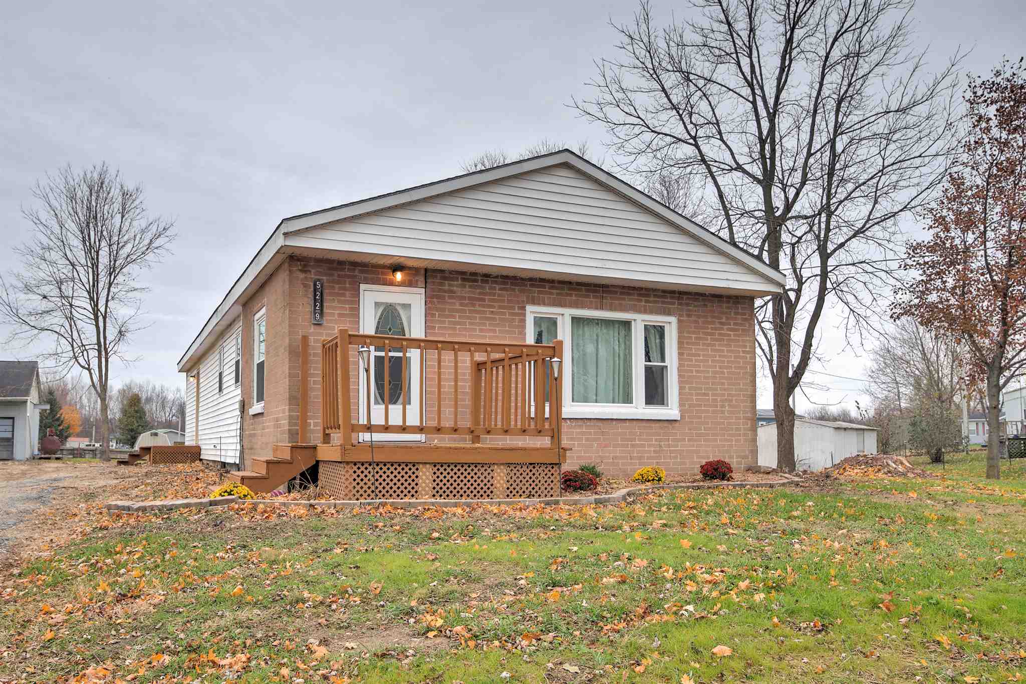 5229 Wooster Road Pierceton, IN 46562 - Photo 2 of 16 Gallery Image 2