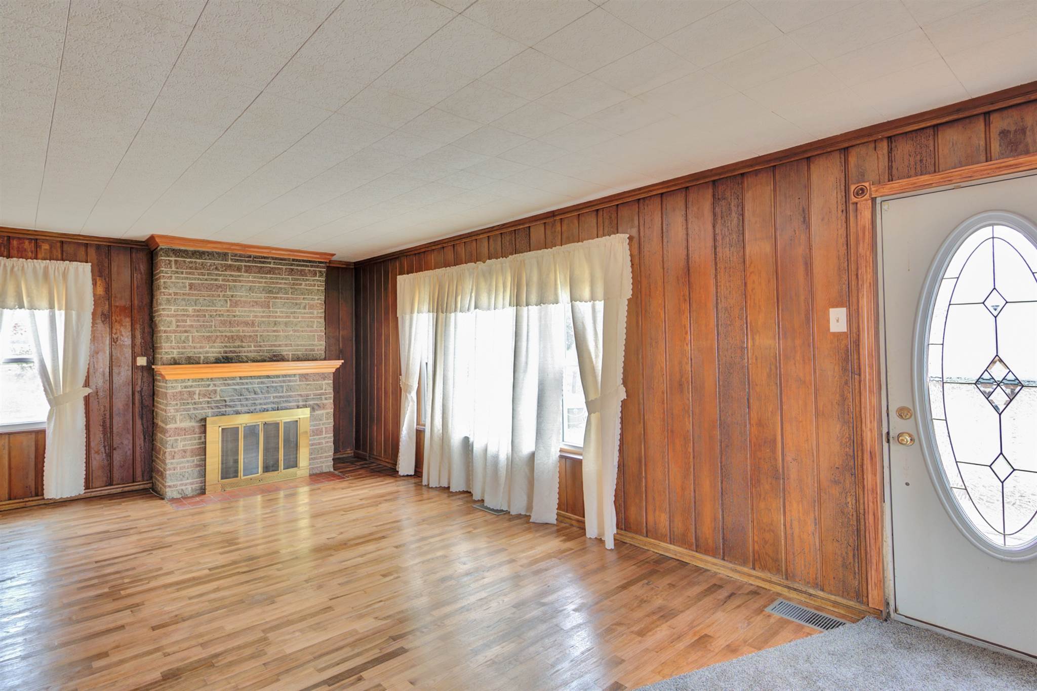 5229 Wooster Road Pierceton, IN 46562 - Photo 4 of 16 Gallery Image 4