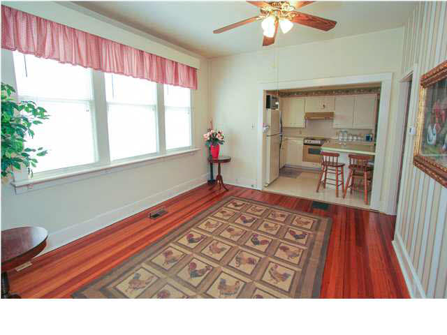 855 East Riverside Drive Evansville, IN 47713 - Photo 3 of 19 Gallery Image 3