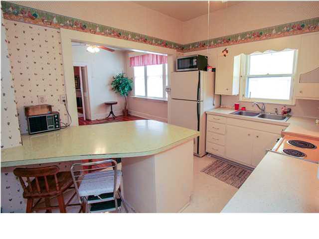 855 East Riverside Drive Evansville, IN 47713 - Photo 4 of 19 Gallery Image 4