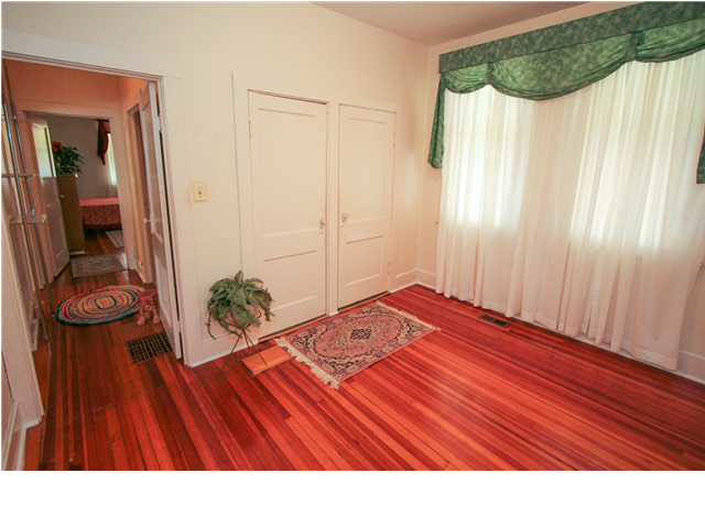 855 East Riverside Drive Evansville, IN 47713 - Photo 8 of 19 Gallery Image 8