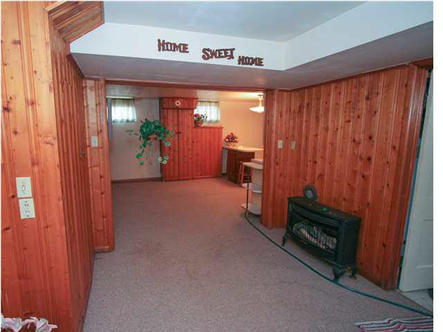855 East Riverside Drive Evansville, IN 47713 - Photo 9 of 19 Gallery Image 9