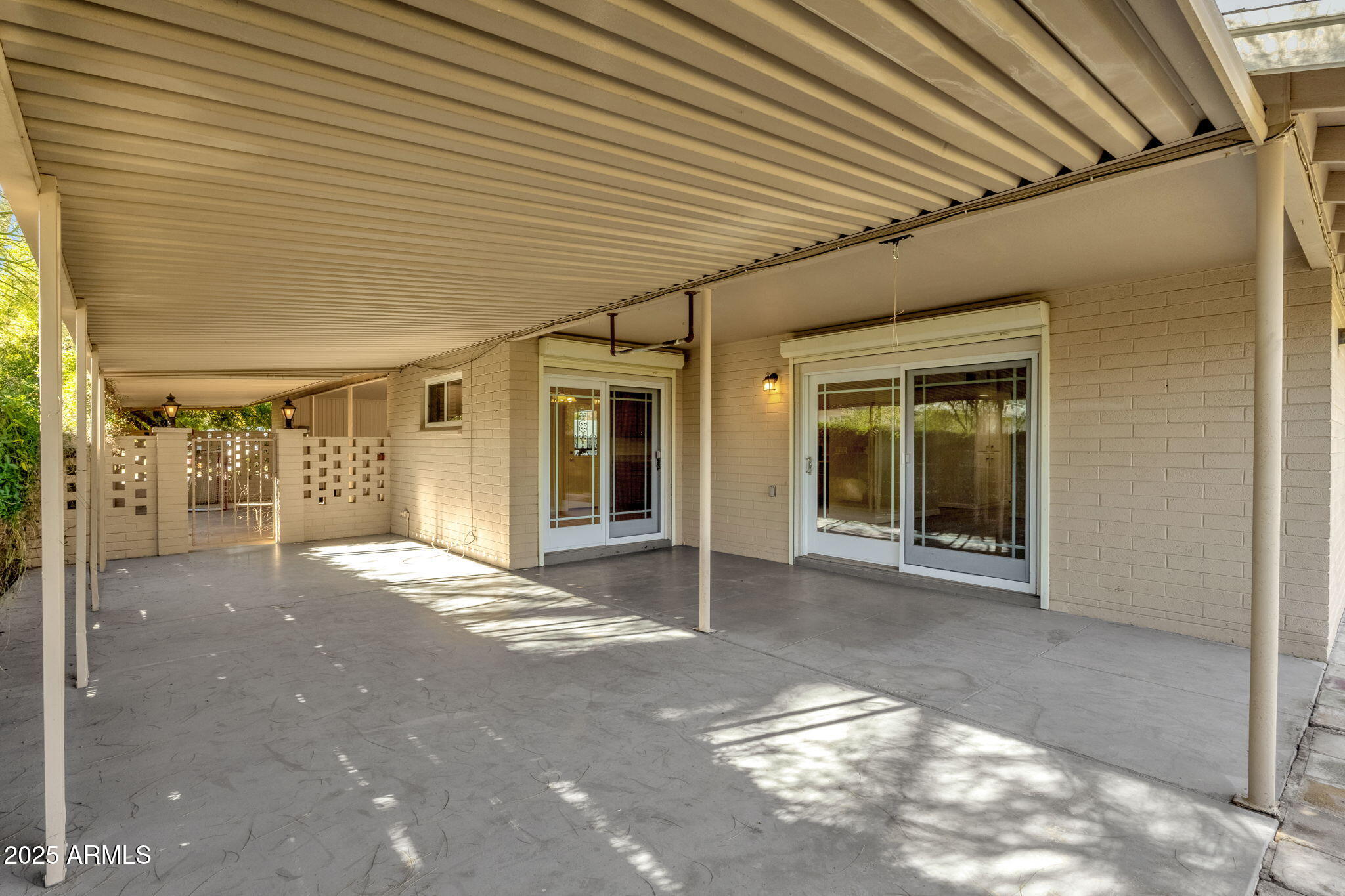2139 South La Rosa Drive Tempe, AZ 85282 - Photo 25 of 29 a view of a house with a patio