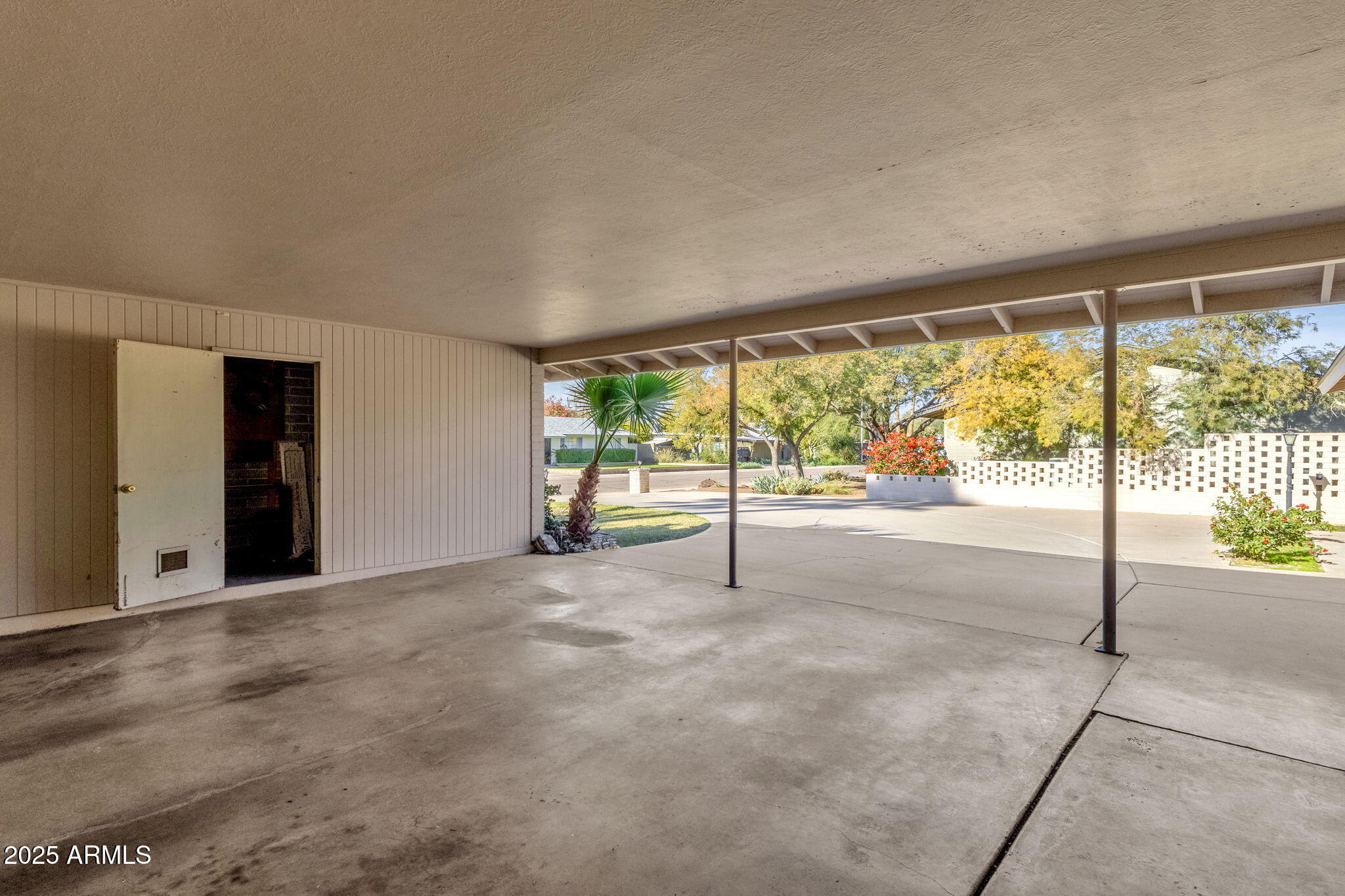 2139 South La Rosa Drive Tempe, AZ 85282 - Photo 29 of 29 a view of an empty room with a large window