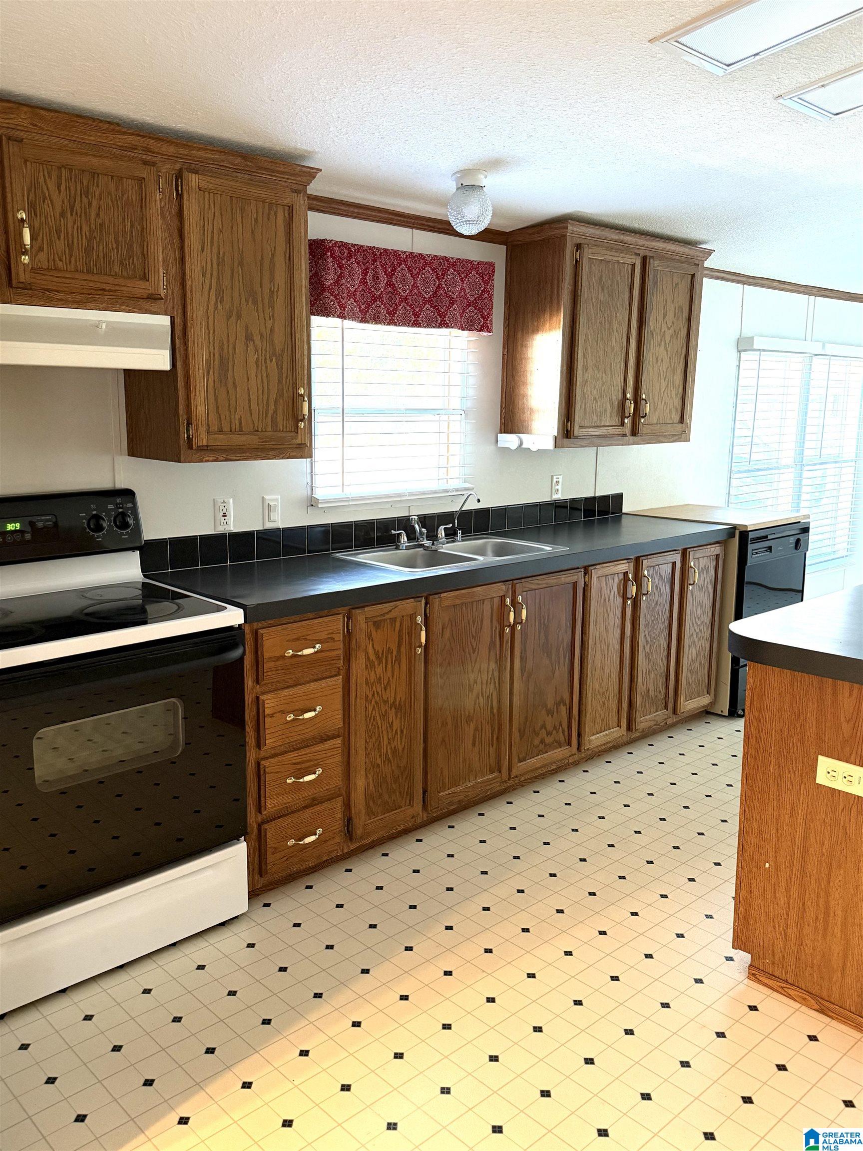 613 Alexander Road Pell City, AL 35128 - Photo 9 of 37