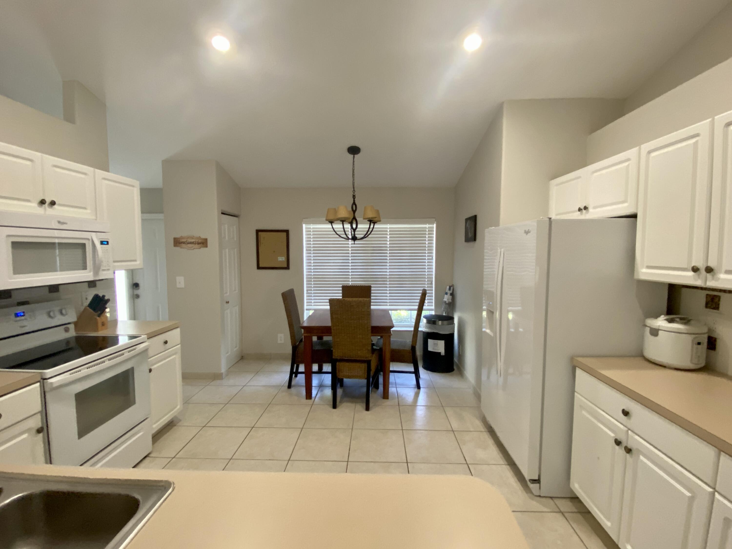 1094 Raintree Lane Wellington, FL 33414 - Photo 7 of 29 IMG_9672