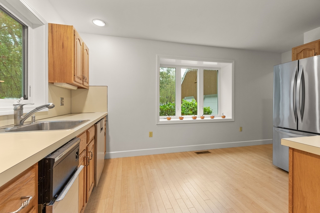 7 Preacher Road, Unit 7 Milton, MA 02186 - Photo 4 of 10