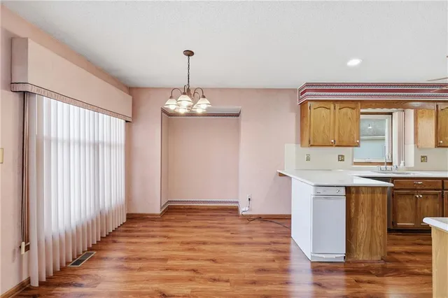 $300,000 | 3307 Northwest Shannon Court, Blue Springs, MO 64015