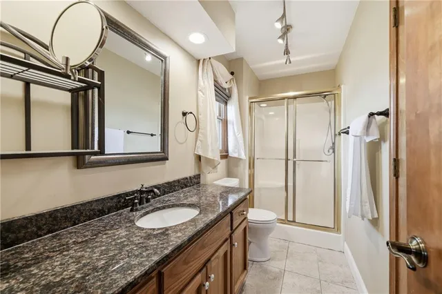 $300,000 | 3307 Northwest Shannon Court, Blue Springs, MO 64015