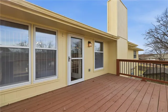 $300,000 | 3307 Northwest Shannon Court, Blue Springs, MO 64015