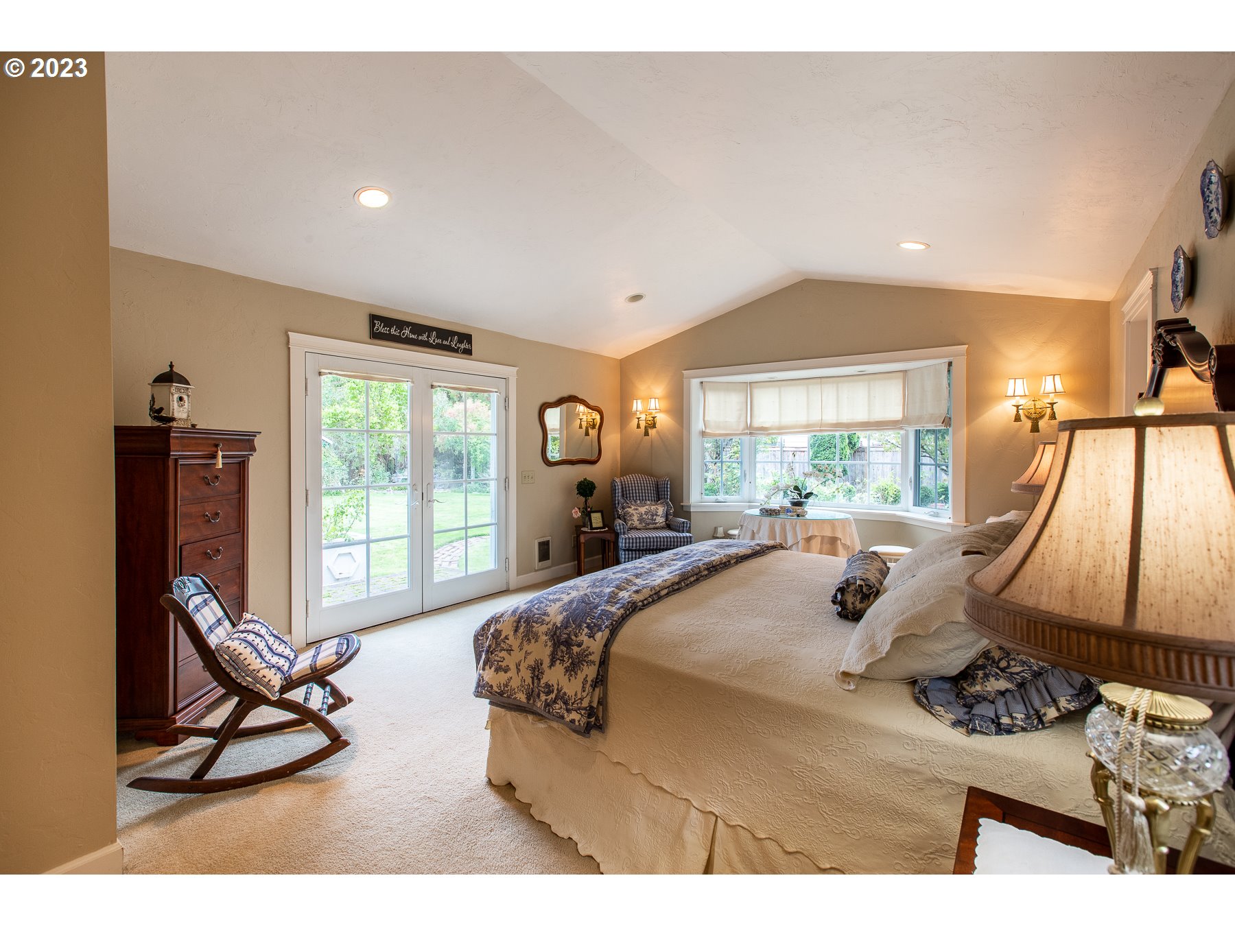 2727 Villa Way Springfield, OR 97477 - Photo 18 of 41 a bed room with a bed and a desk