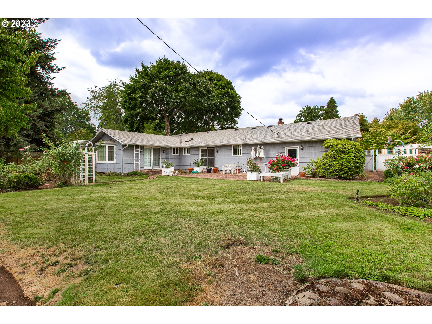2727 Villa Way Springfield, OR 97477 - Photo 39 of 41 a view of a house with a big yard