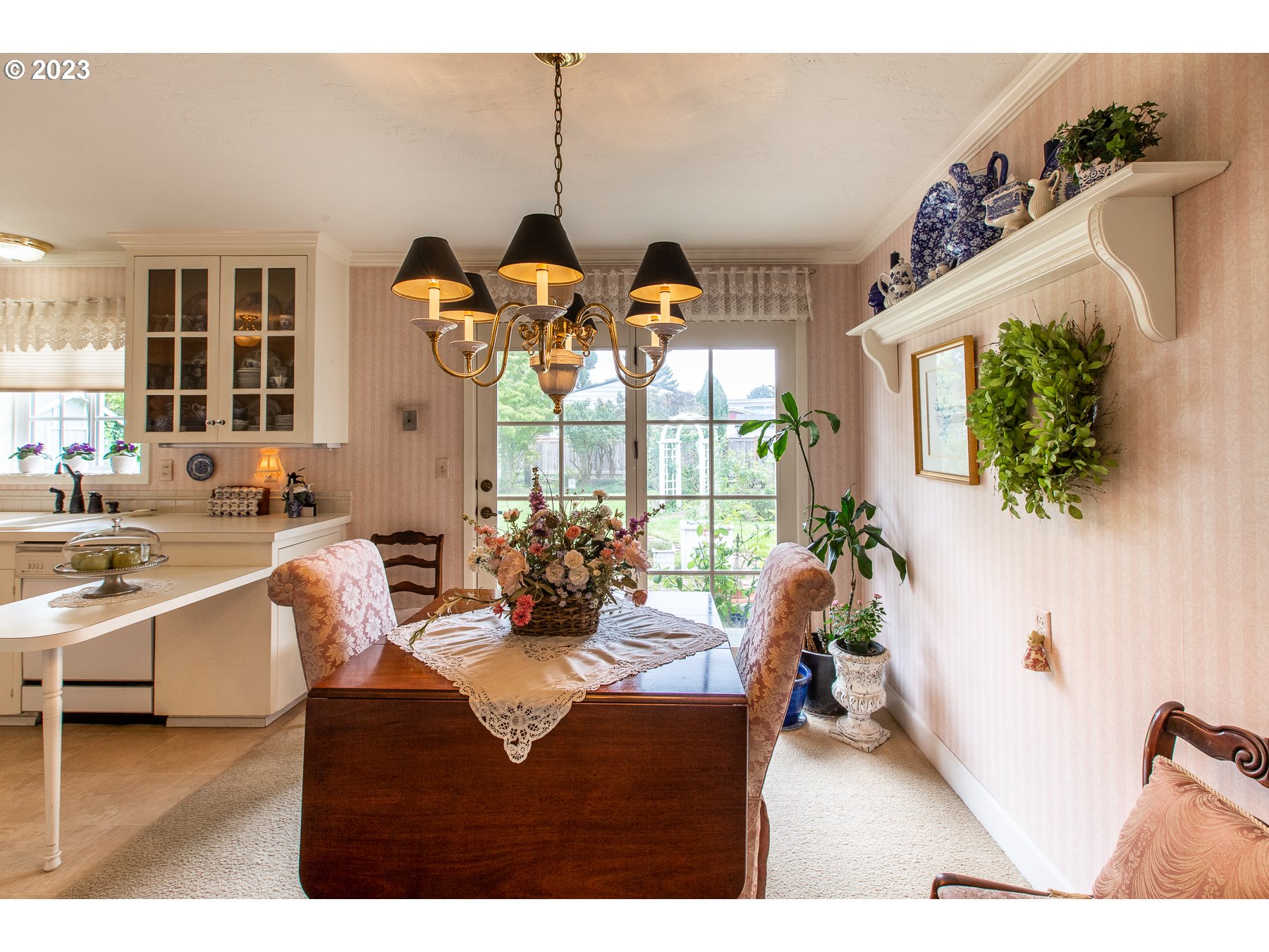 2727 Villa Way Springfield, OR 97477 - Photo 9 of 41 a living room with furniture and a large window