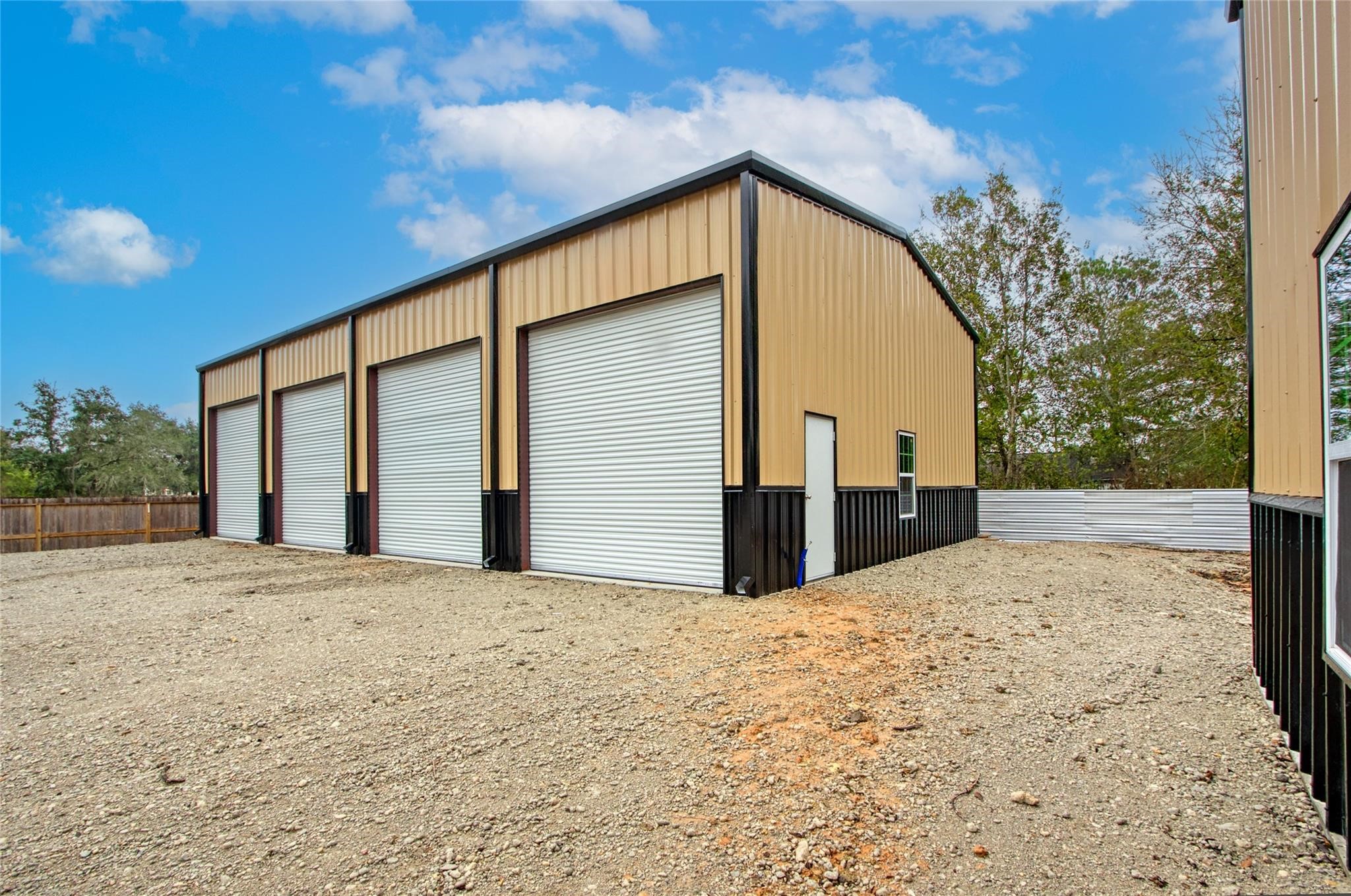 13051 Pleasant Valley Drive, Unit B Rosharon, TX 77583 - Photo 4 of 10 a view of front door
