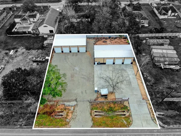 an aerial view of a yard