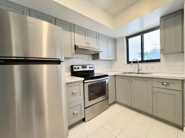 $1,685 | 305 Southeast 9th Avenue, Unit 8, Pompano Beach, FL 33060