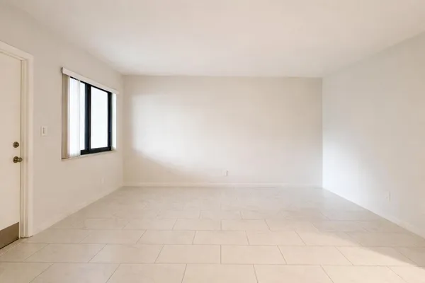 $1,685 | 305 Southeast 9th Avenue, Unit 8, Pompano Beach, FL 33060