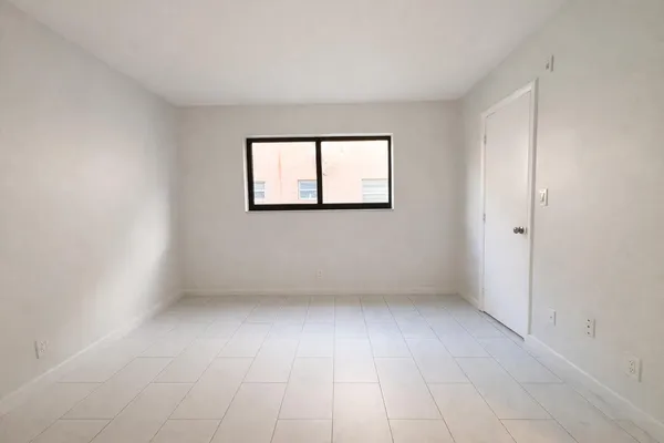 $1,685 | 305 Southeast 9th Avenue, Unit 8, Pompano Beach, FL 33060