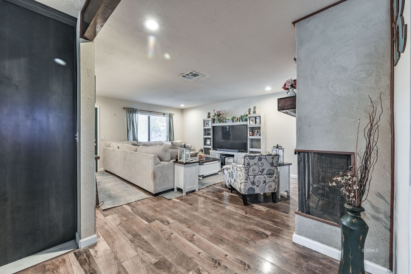 529 West Joyner Avenue Ridgecrest, CA 93555 - Photo 11 of 32