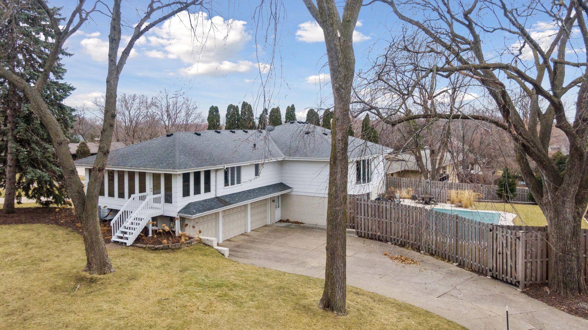 5700 Deville Drive Edina, MN 55436 - Photo 4 of 72