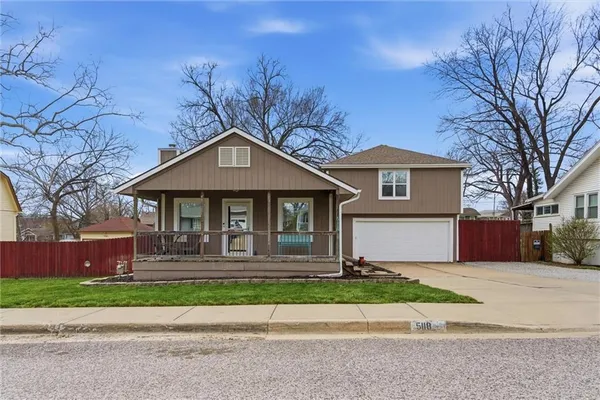 $645,000 | 5118 El Monte Street, Roeland Park, KS 66205