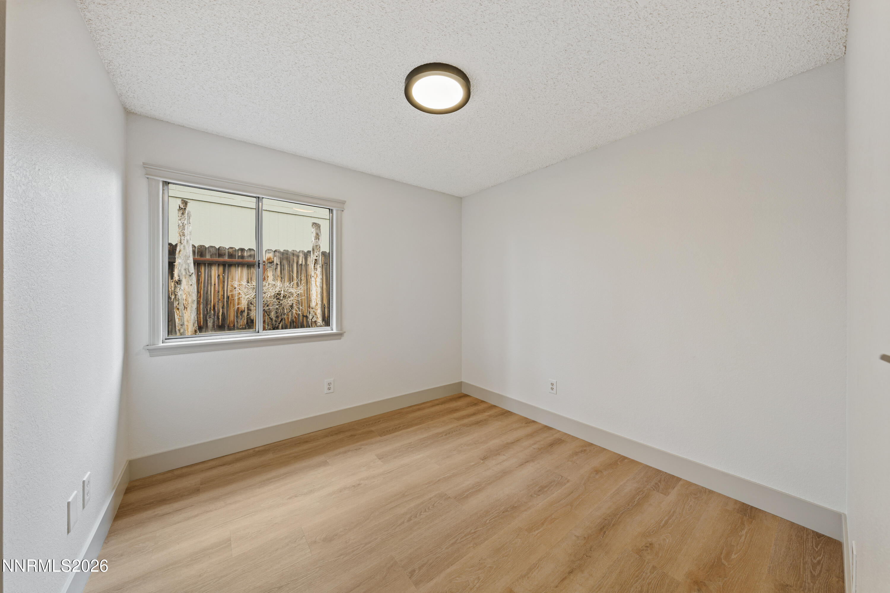 8651 Beechcraft Drive Reno, NV 89506 - Photo 16 of 32 A7V05578