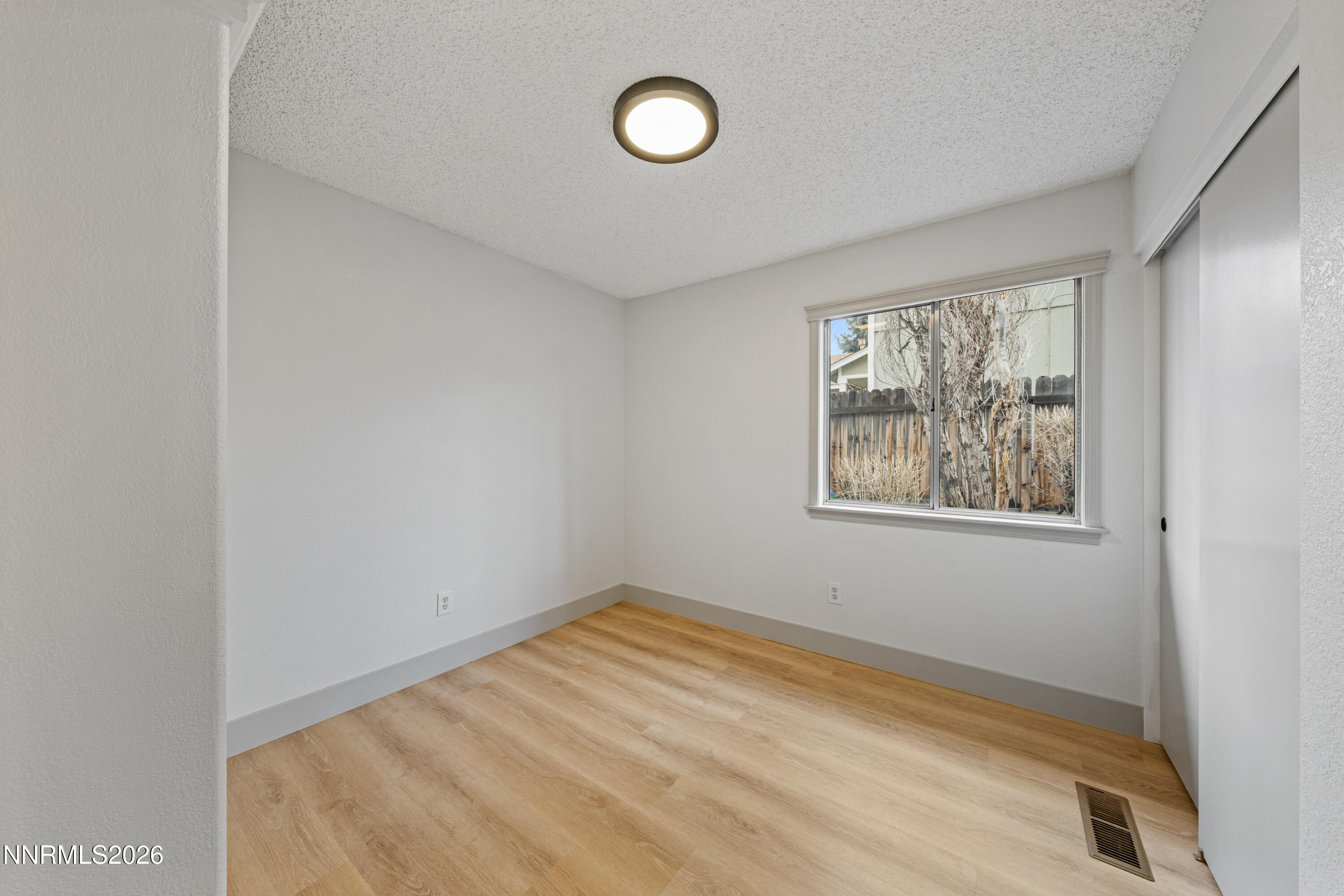 8651 Beechcraft Drive Reno, NV 89506 - Photo 18 of 32 A7V05588