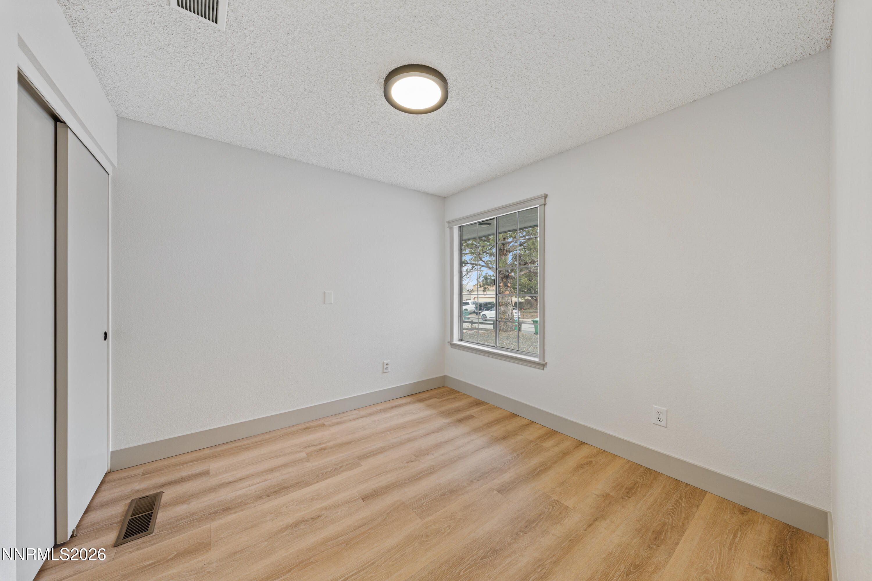 8651 Beechcraft Drive Reno, NV 89506 - Photo 20 of 32 A7V05613