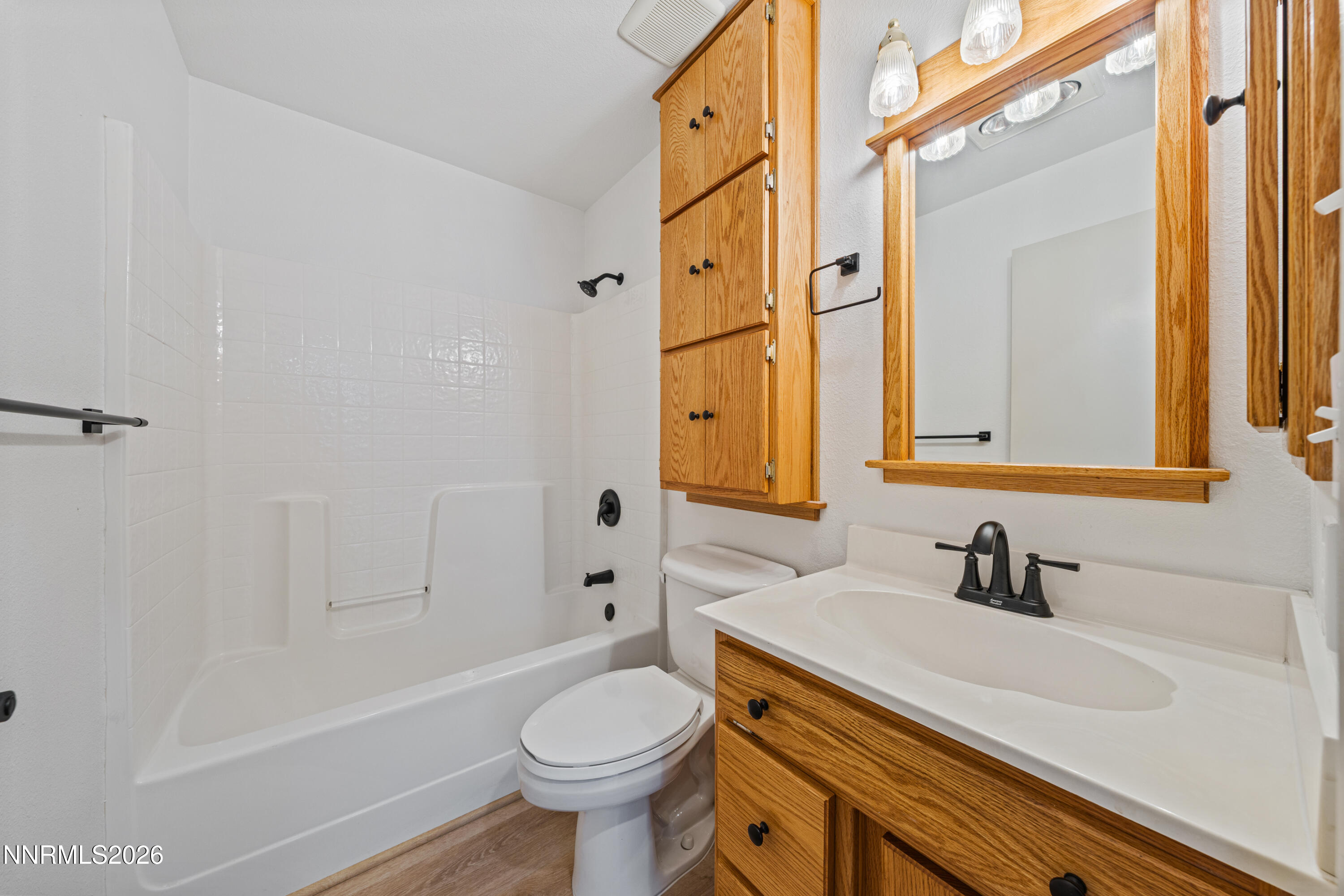 8651 Beechcraft Drive Reno, NV 89506 - Photo 21 of 32 A7V05568