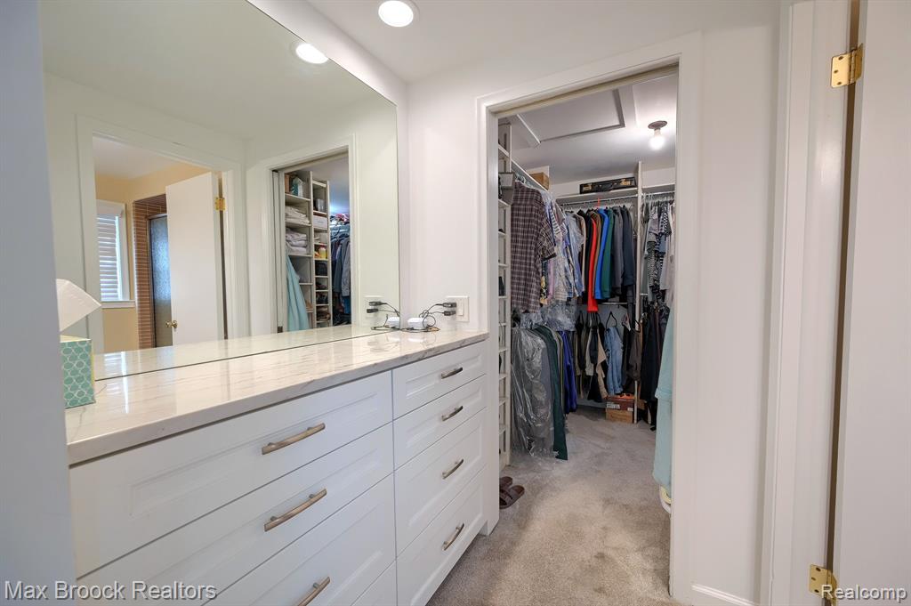 35181 Spring Hill Road Farmington Hills, MI 48331 - Photo 21 of 36