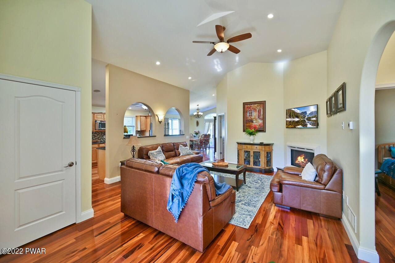 113 Norfolk Way Scranton, PA 18504 - Photo 8 of 52