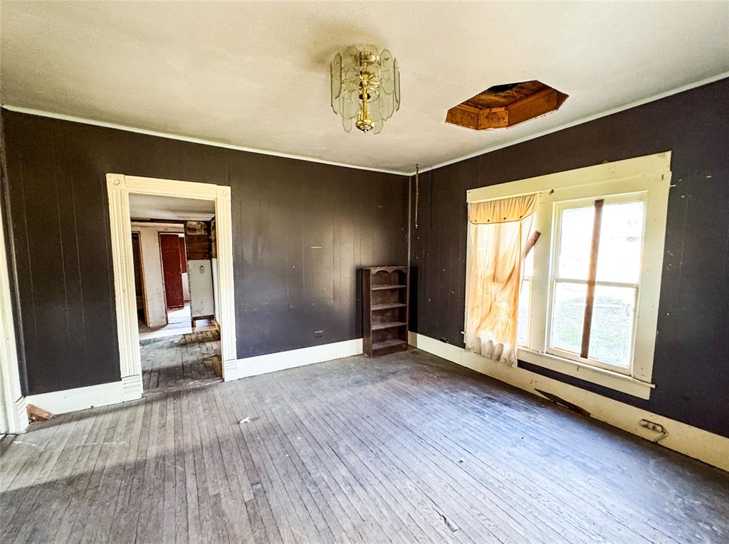 306 West 3rd Street Cisco, TX 76437 - Photo 7 of 35