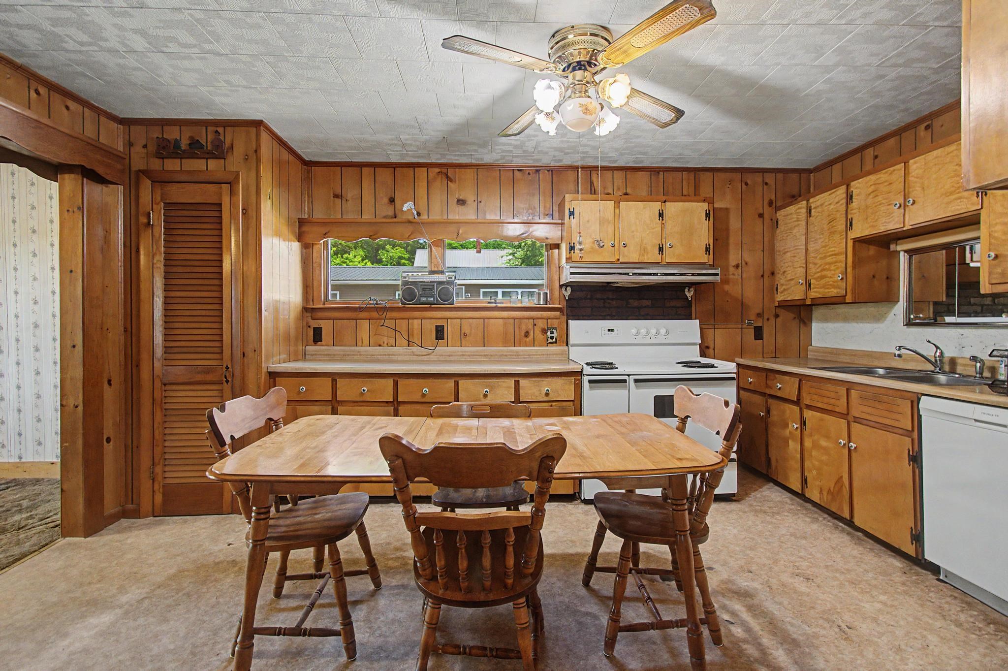 210 Boarding House Street Sheldon, VT 05483 - Photo 8 of 27