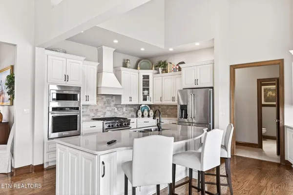 $1,579,500 | 1042 Holiday Drive, Crossville, TN 38555