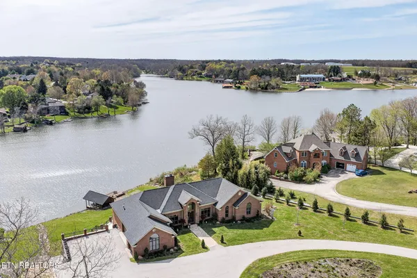$1,579,500 | 1042 Holiday Drive, Crossville, TN 38555