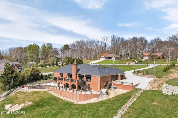 $1,579,500 | 1042 Holiday Drive, Crossville, TN 38555