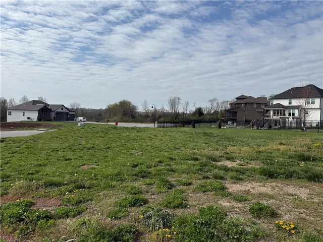 $77,900 | 2512 Northeast Wheatley Drive, Blue Springs, MO 64029