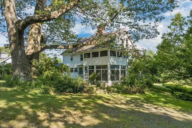 $999,000 | 48 Waukewan Road, New Hampton, NH 03256